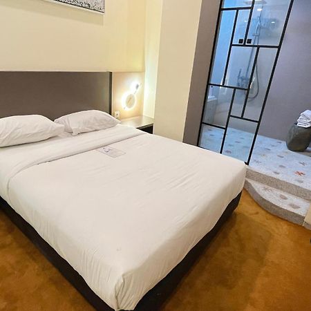 Oak Tree Urban Hotel Jakarta Exterior photo