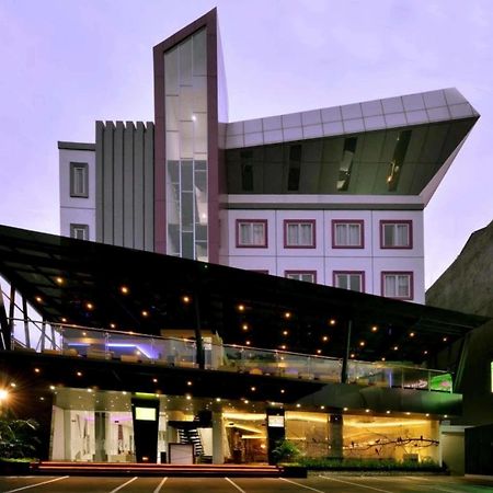 Oak Tree Urban Hotel Jakarta Exterior photo